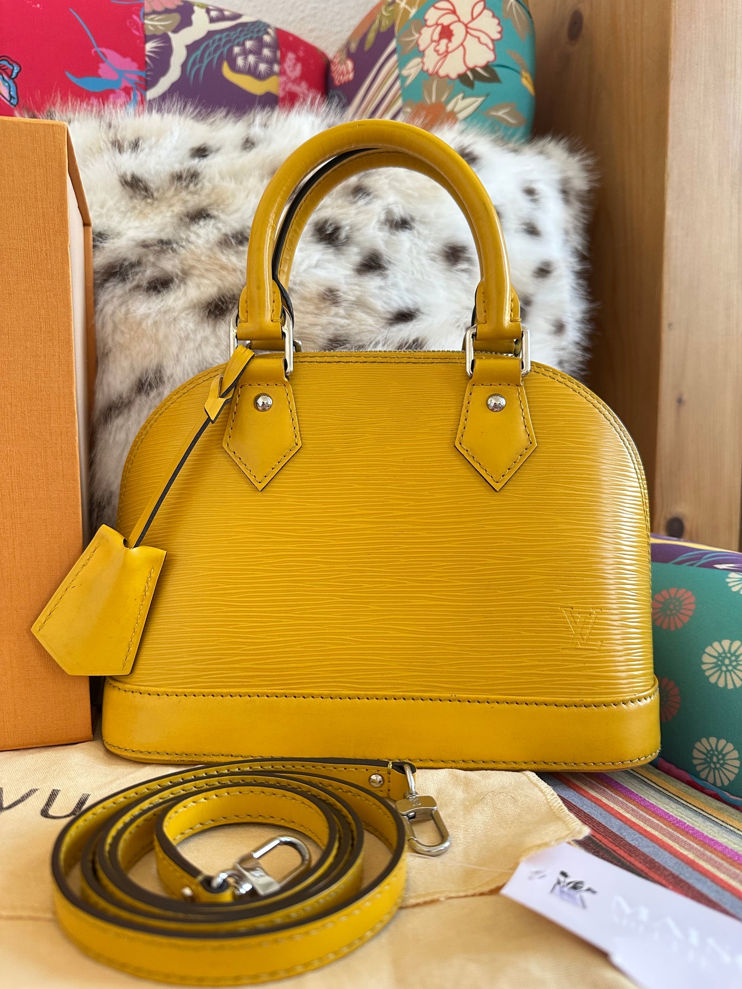 Louis Vuitton - Alma BB cuir épi jaune