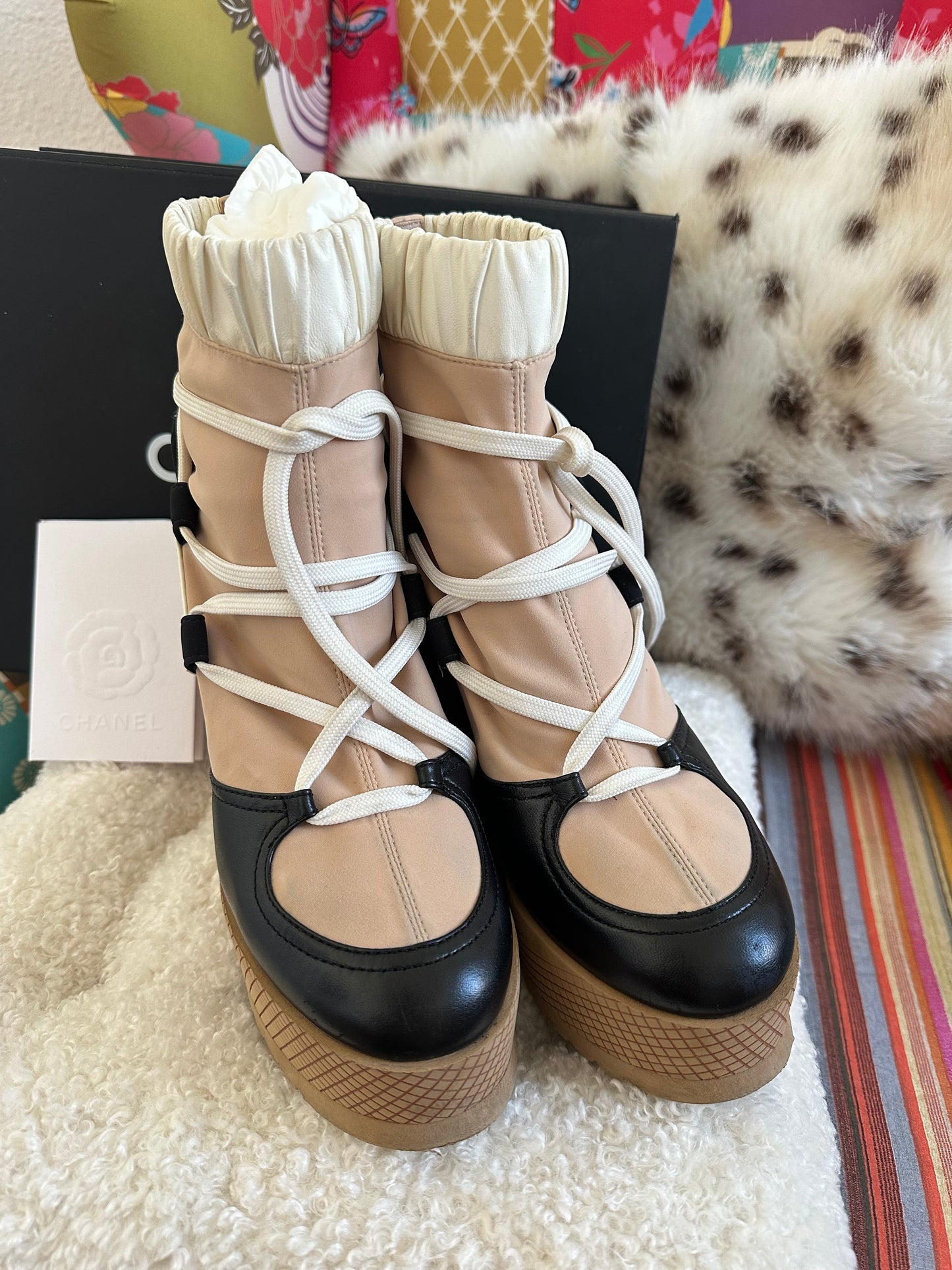 Chanel - Boots bottines compensées à lacets | T.38