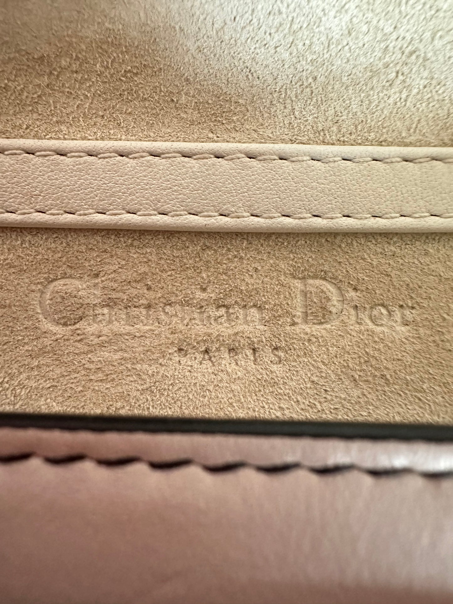 Dior - sac Wallet on Chain Studded ( édition limitée)
