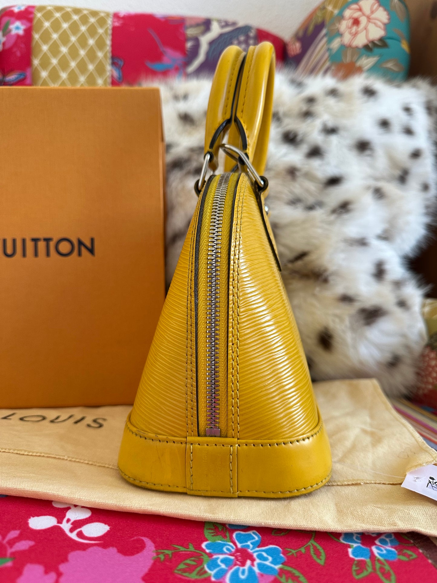 Louis Vuitton - Alma BB cuir épi jaune
