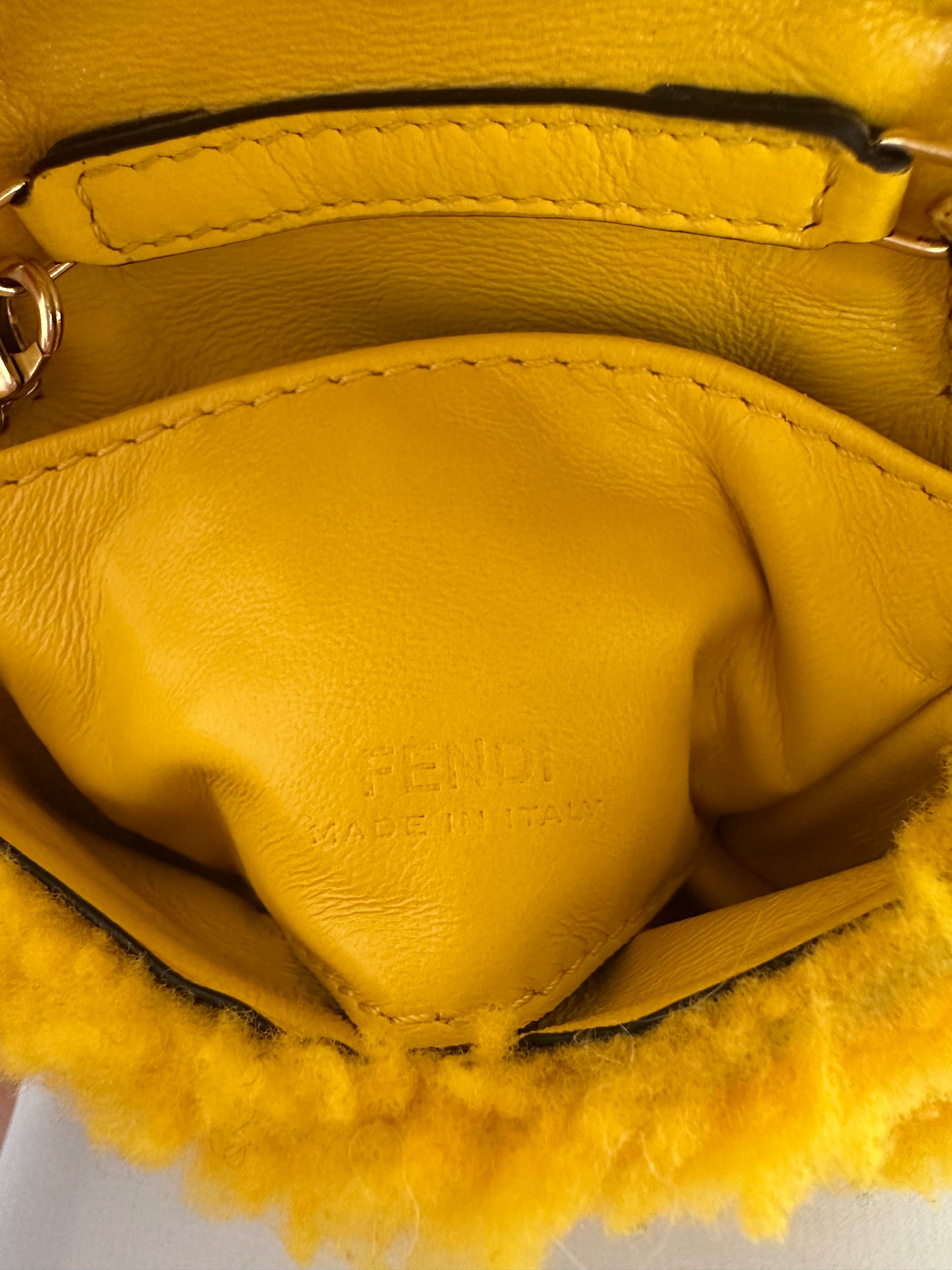 Fendi sac Nano-baguette jaune