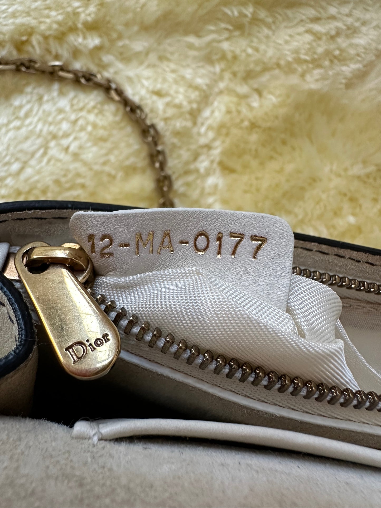 Dior - sac Wallet on Chain Studded ( édition limitée)