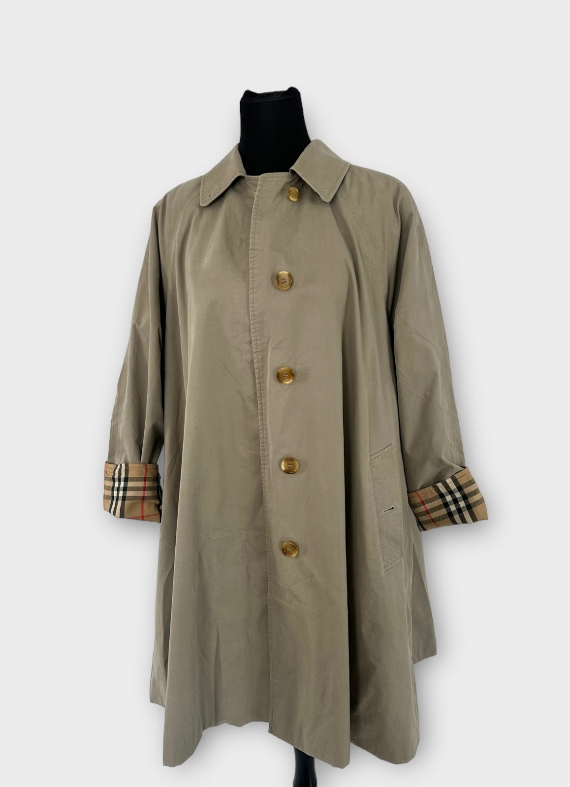 Trench-coat Burberry modèle “ Markfield ” Kaki/ T.M