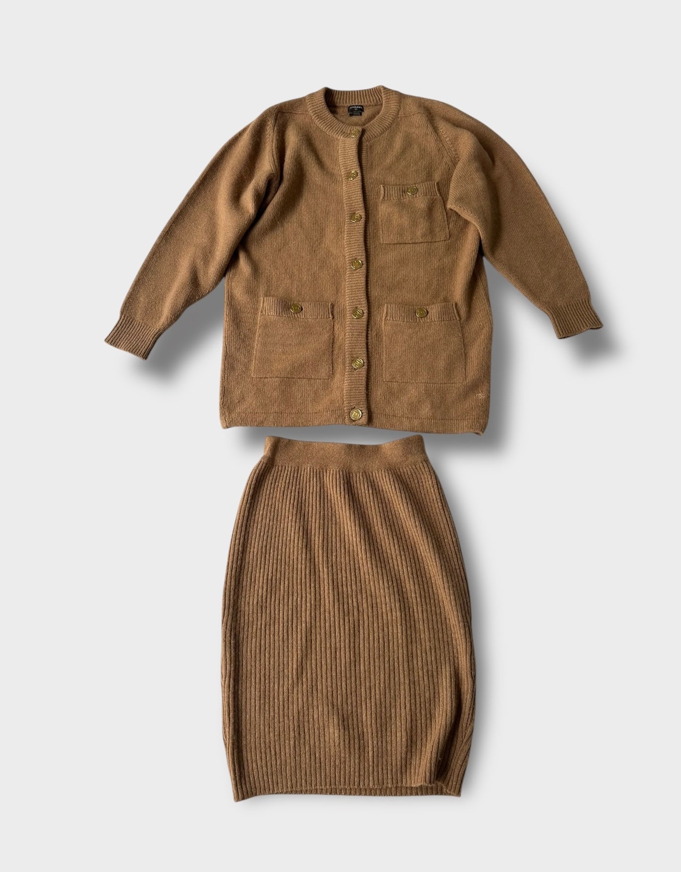 Chanel – Twin-Set ensemble marron CamelHair | T.M