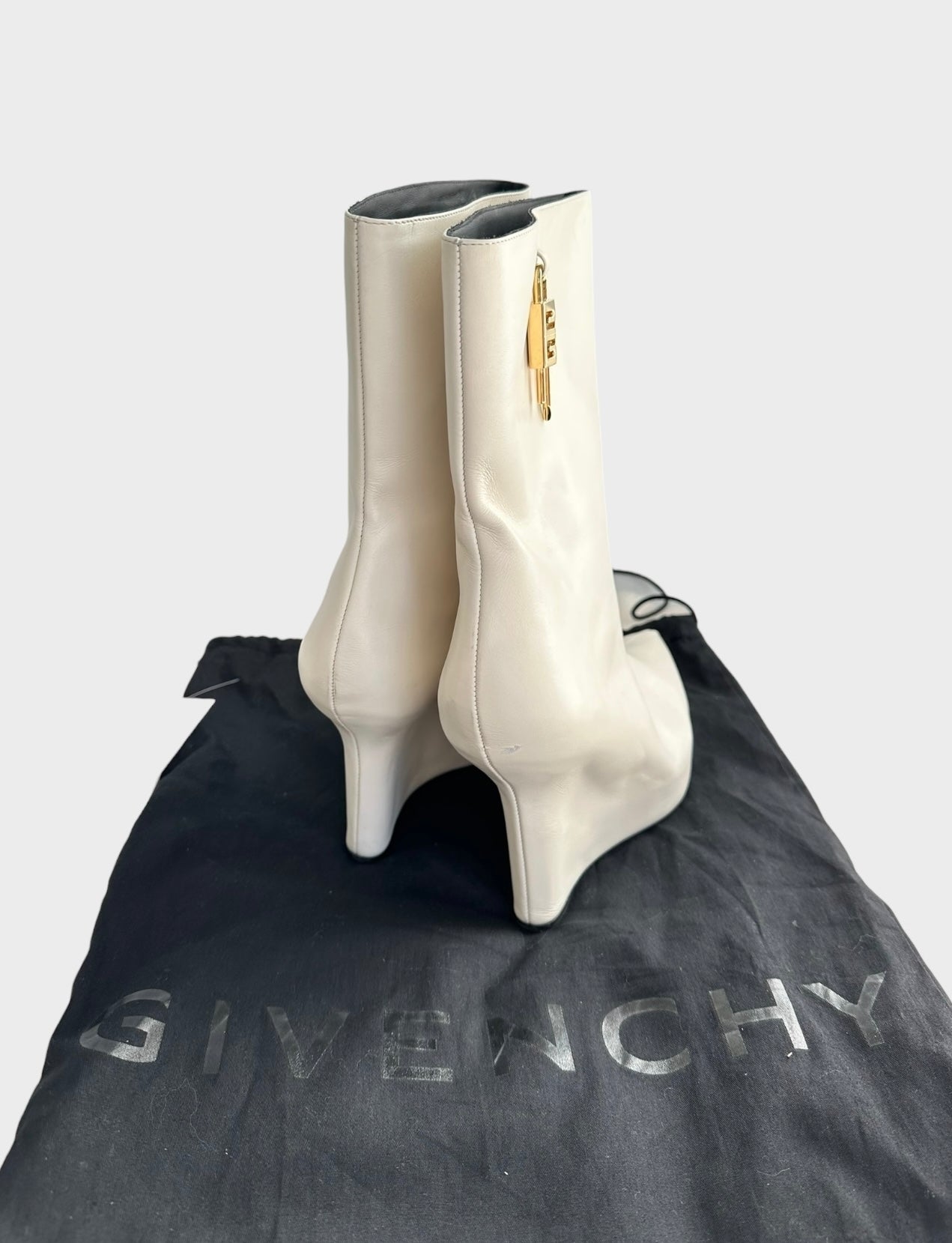 Givenchy - Shark Bottes en cuir blanche | T.39