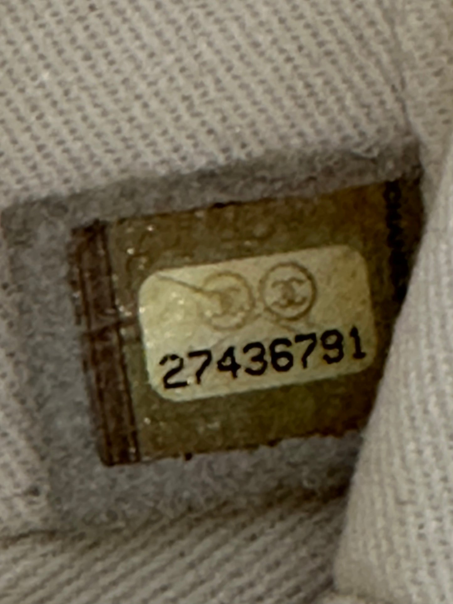 Chanel - Business Affinity cuir caviar blanc cassé