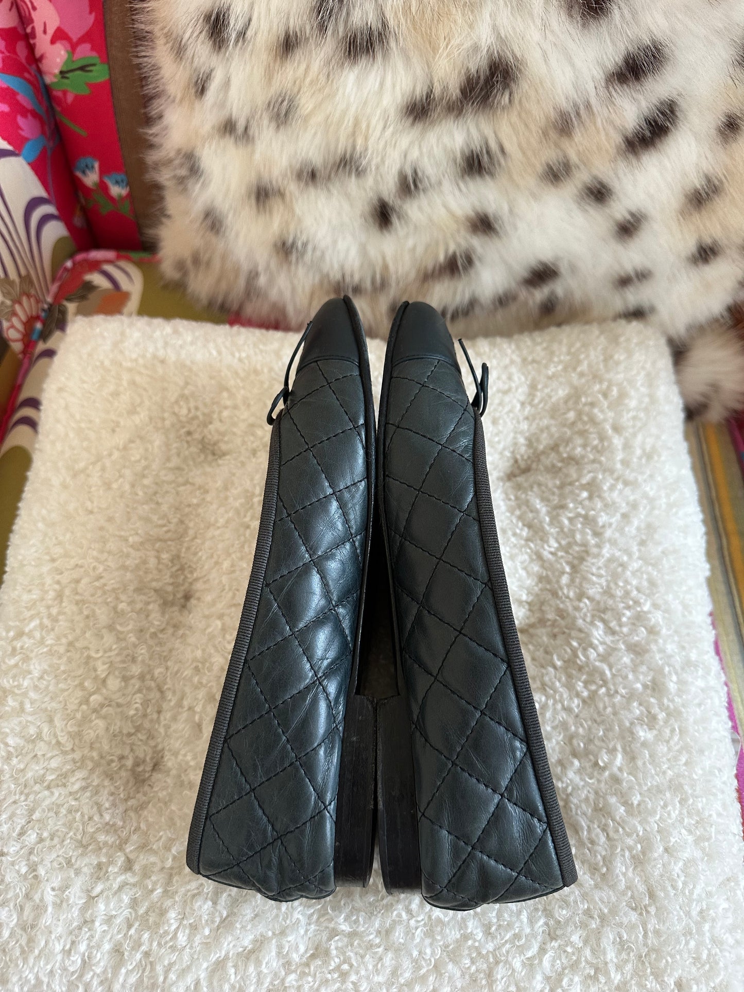 Chanel - Ballerines matelassées bleu marine