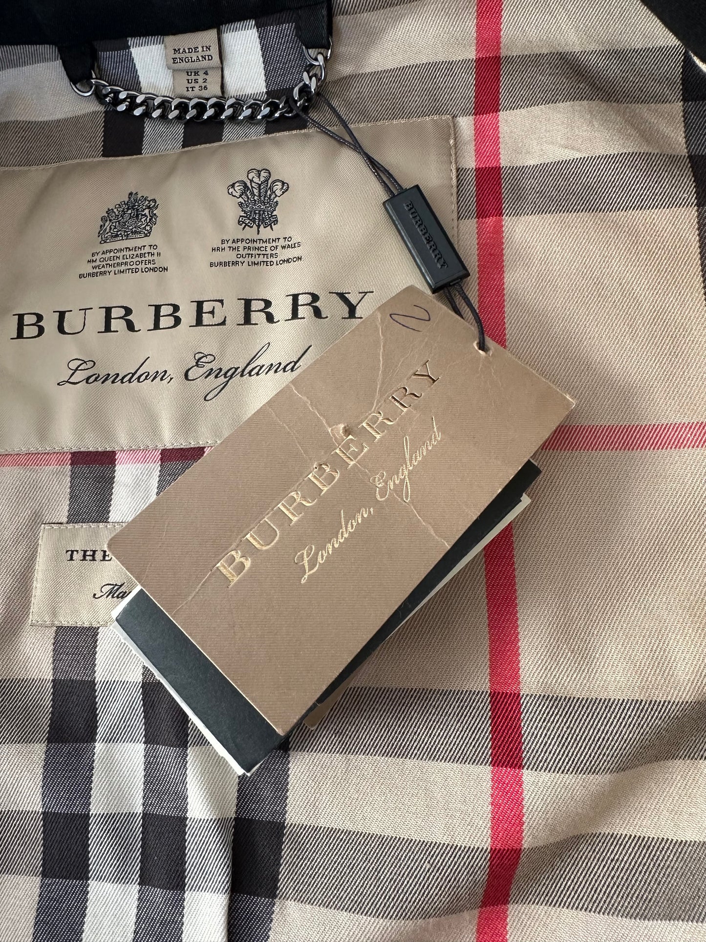 Trench-coat Burberry modèle “ the Kensington ” heritage noir/ T.XS