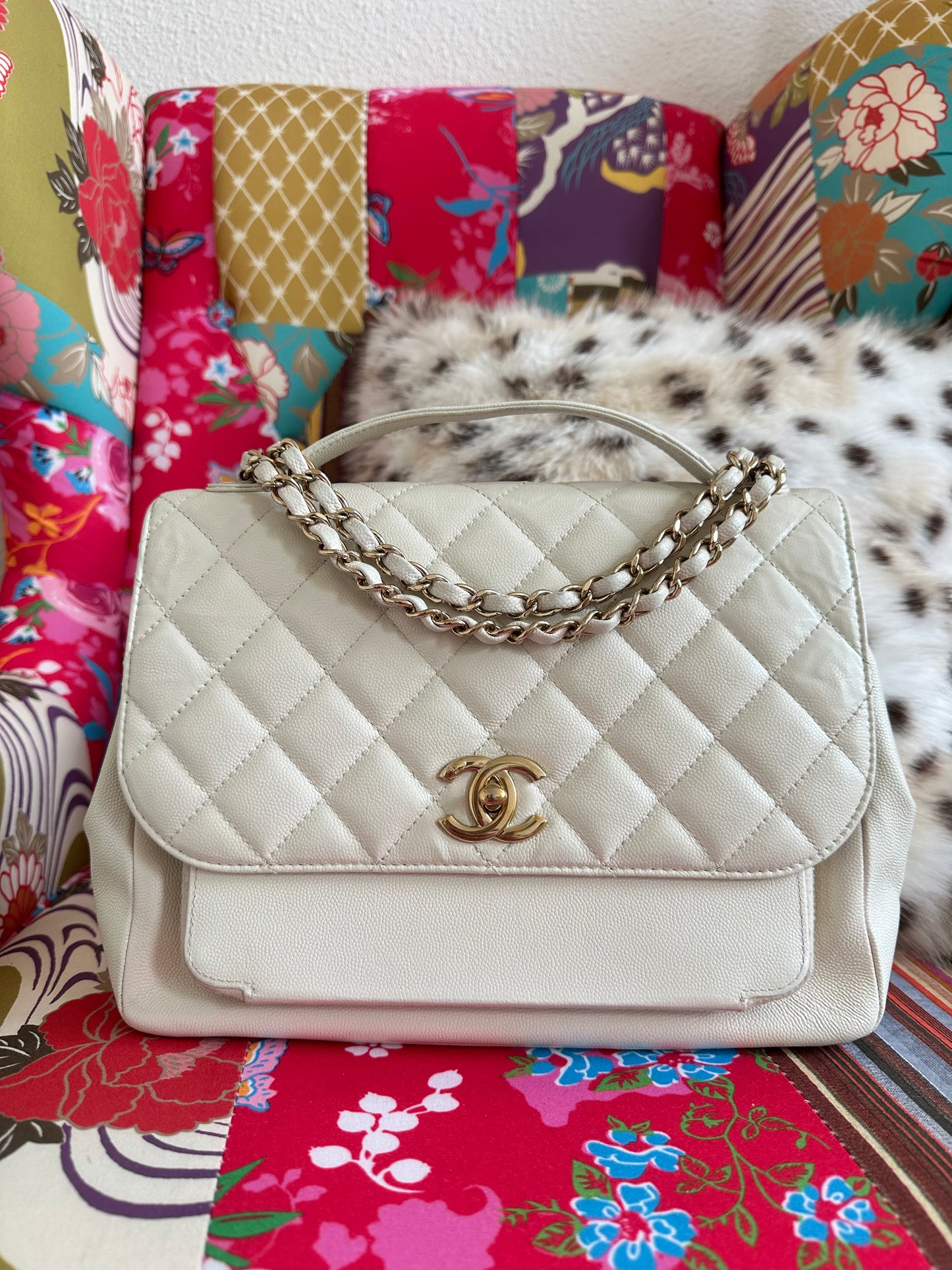 Chanel - Business Affinity cuir caviar blanc cassé